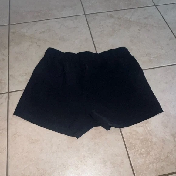 Lululemon Women's Black Shorts - Picture 2 of 4